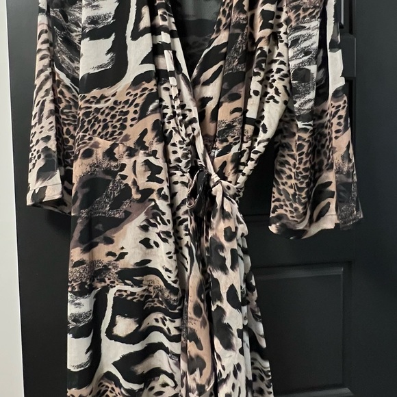 Dress - Picture 3 of 3